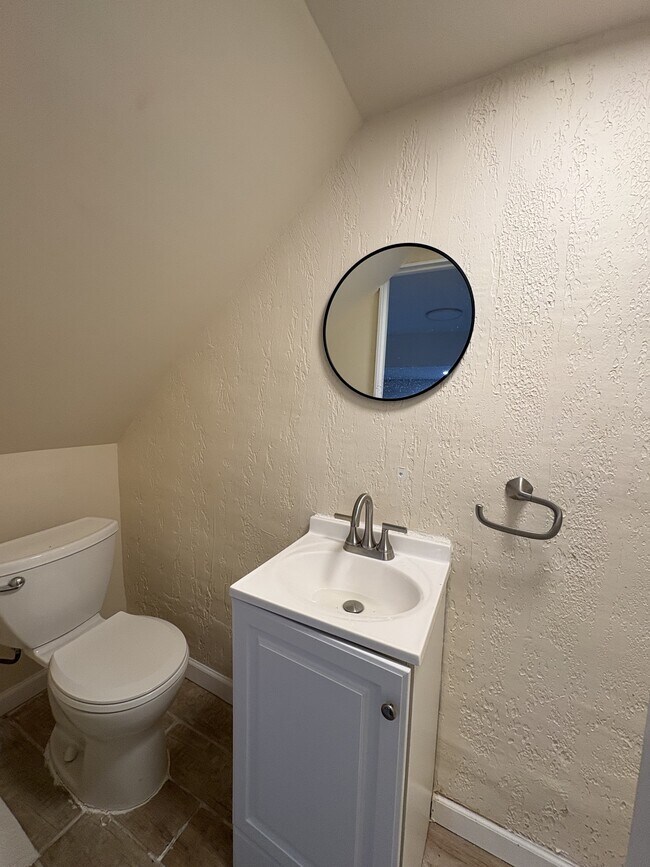 Building Photo - 6062 N Camac St