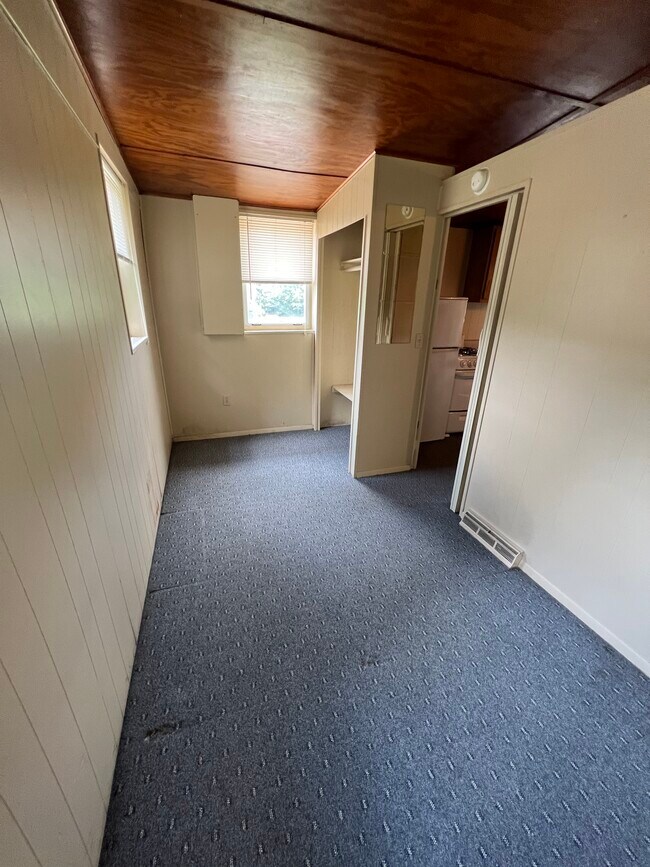Bedroom - 265 Trongo Rd