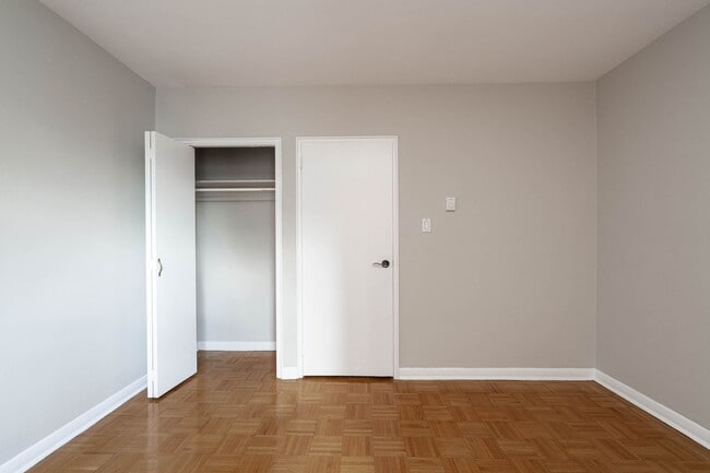 Building Photo - 365 Eglinton Ave E