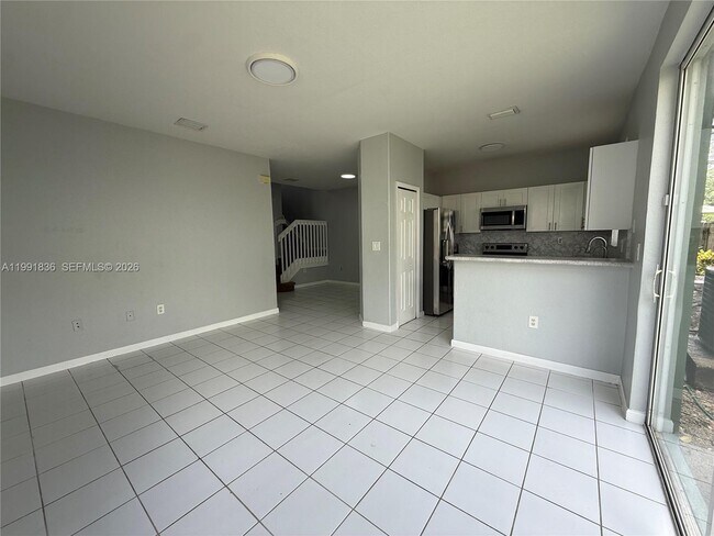 Foto del edificio - 1586 SE 27th Ct