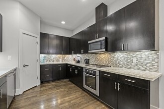 Building Photo - 2119 Hadley St