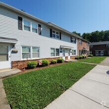 Building Photo - 526 S Cherry St
