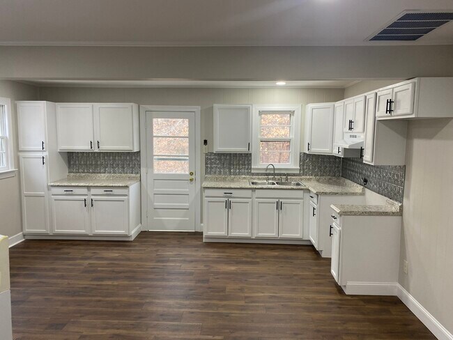 Building Photo - 109 Eagle Ct