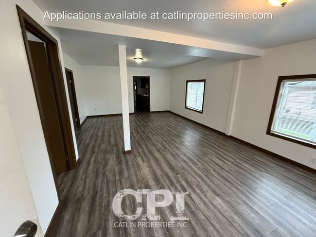 Building Photo - 305 Rosewood- Kelso, WA