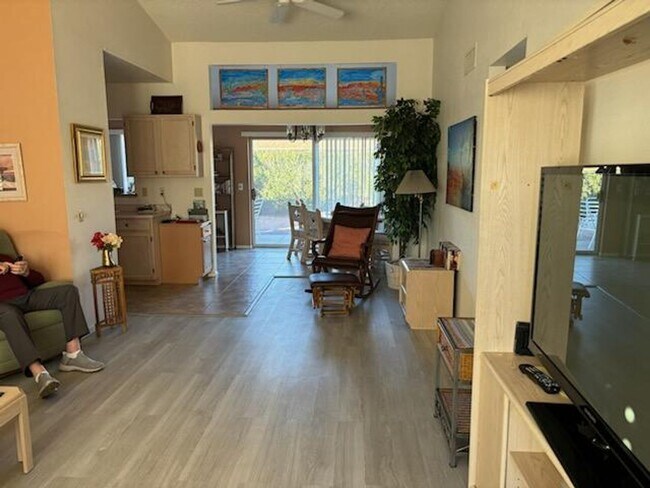 Foto del edificio - AZ Living Spacious 2 bed/2 bath in 55+ gated community