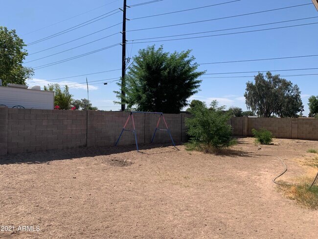 Foto del edificio - 18601 N 48th Ave