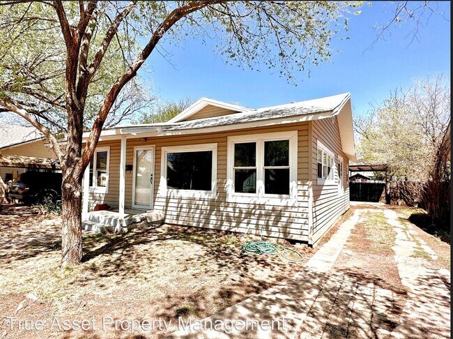 Building Photo - 3 br, 1 bath House - 2118 16th