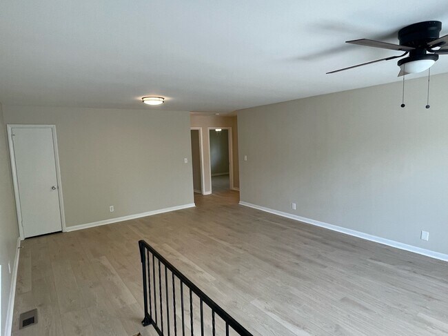 Building Photo - 3927 Bowman Ln