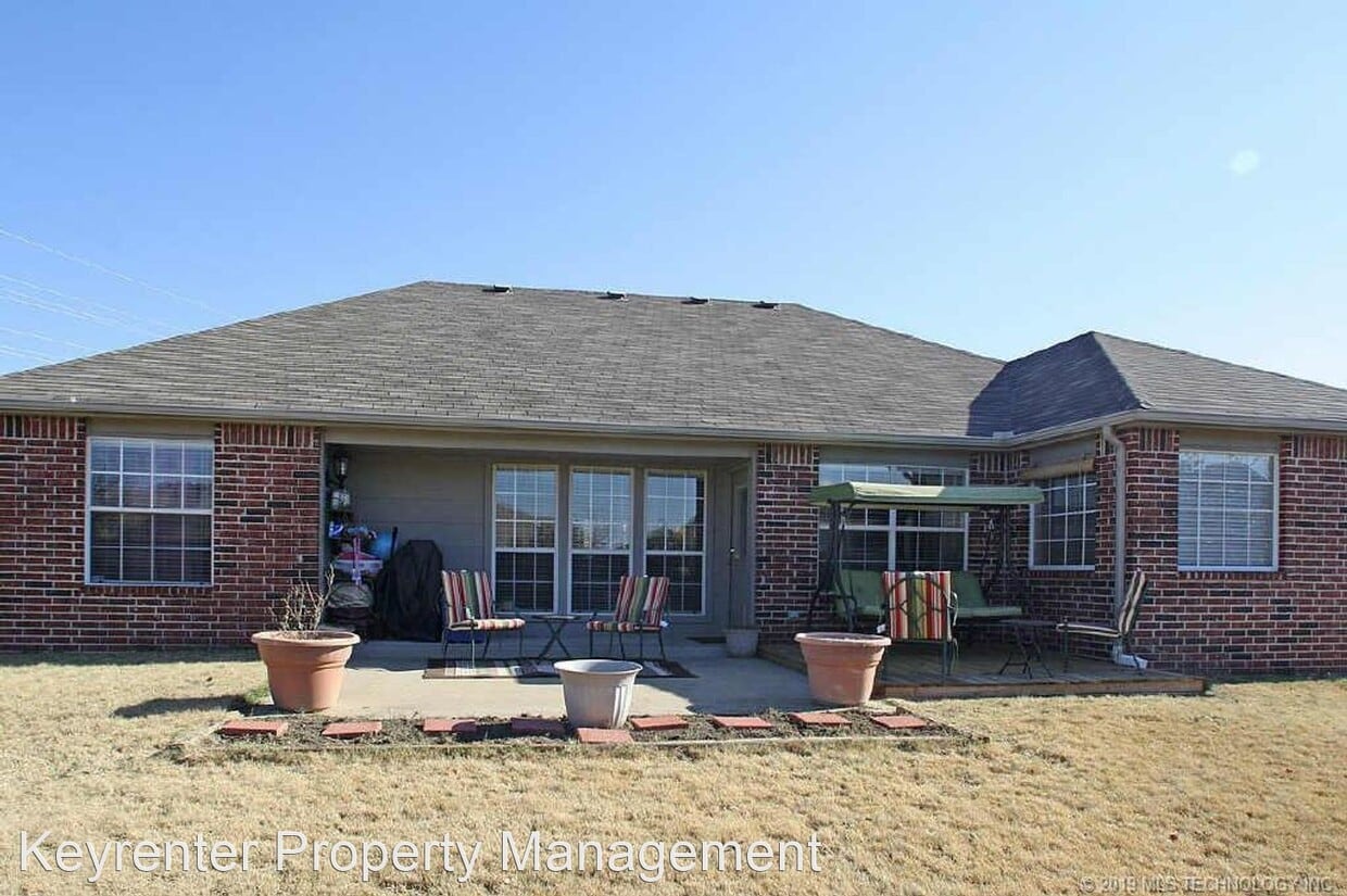 4 br, 2 bath House 11606 S Mulberry Ln House Rental in Jenks, OK