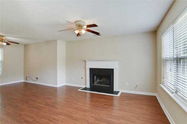 Building Photo - Fantastic 4bd/2.5ba home! Coming soon!