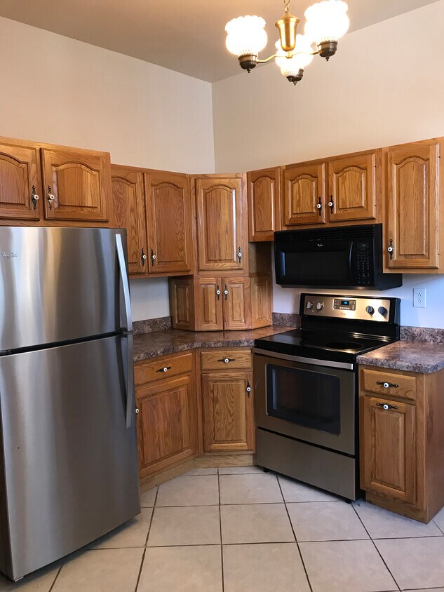 Foto principal - 247 S Barker Ave