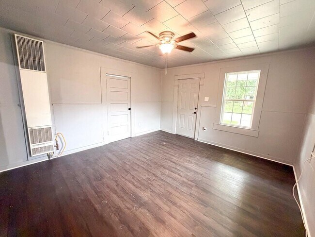 Building Photo - 38 Flock Ave