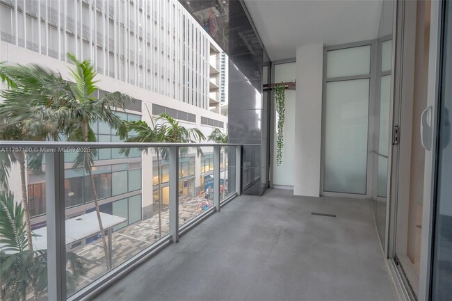 Foto del edificio - 851 NE 1st Ave