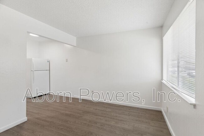 Foto del edificio - 2807-2813 Manor Dr