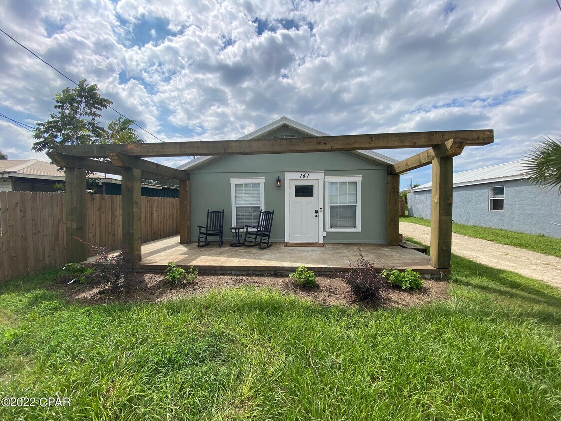 141 Kraft Ave, Panama City, FL 32401 Townhome Rentals in Panama City