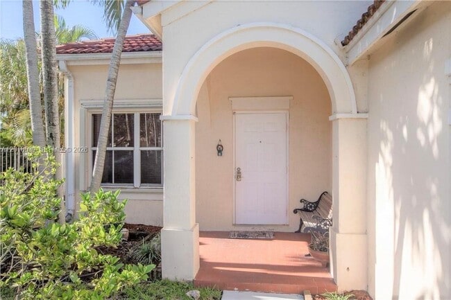 Building Photo - 777 Tanglewood Cir