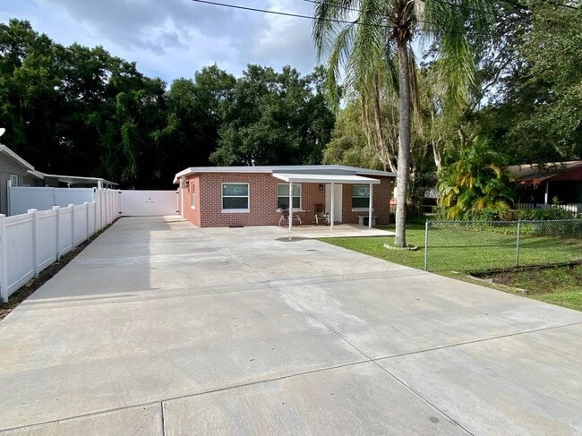 Photo - 4001 W Comanche Ave (Tampa, FL) House