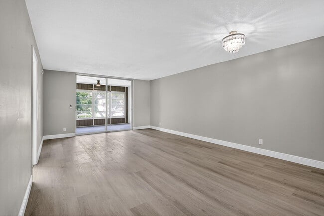 Building Photo - 14527 Bonaire Blvd