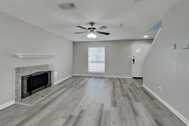 Foto del edificio - 6611 Barker Bend Ln