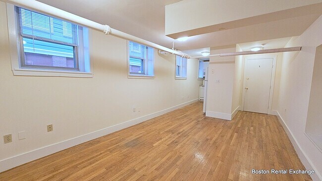Building Photo - 89 Trowbridge St