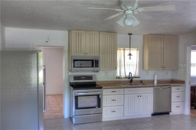 Foto del edificio - 613 Shore Rd