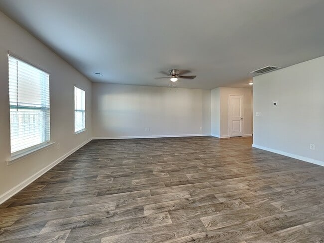Building Photo - 43 Blue Fescue Way