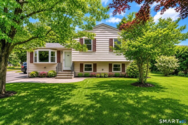 Foto del edificio - 68 Pond Hill Rd