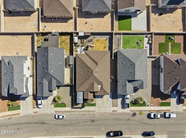 Building Photo - 13748 Villa Vista Ave