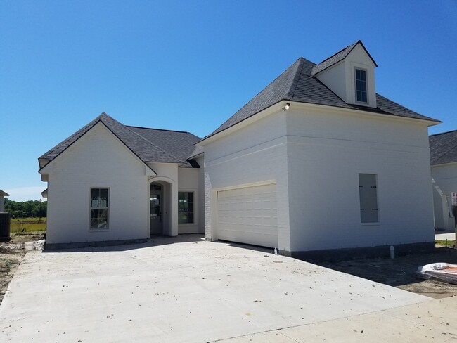 Foto del edificio - Beautiful home in South Baton Rouge neighborhood!