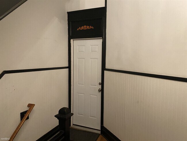 Building Photo - 2 br, 1 bath Triplex - 3322 Auchentoroly T...