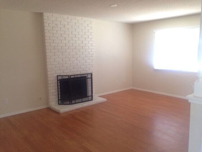 Building Photo - 1224 W Hoffer St