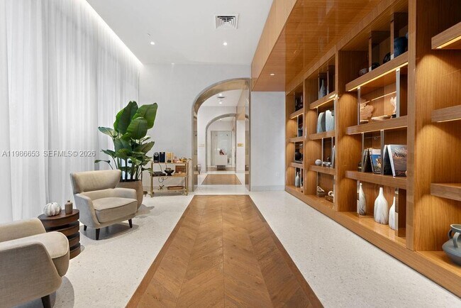 Foto del edificio - 2678 Tigertail Ave