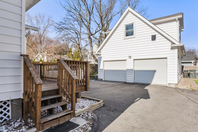 Foto del edificio - 4415 Bradley Ln