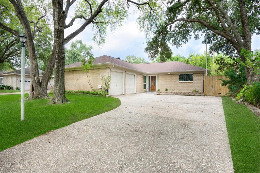 Primary Photo - 13711 Piping Rock Ln