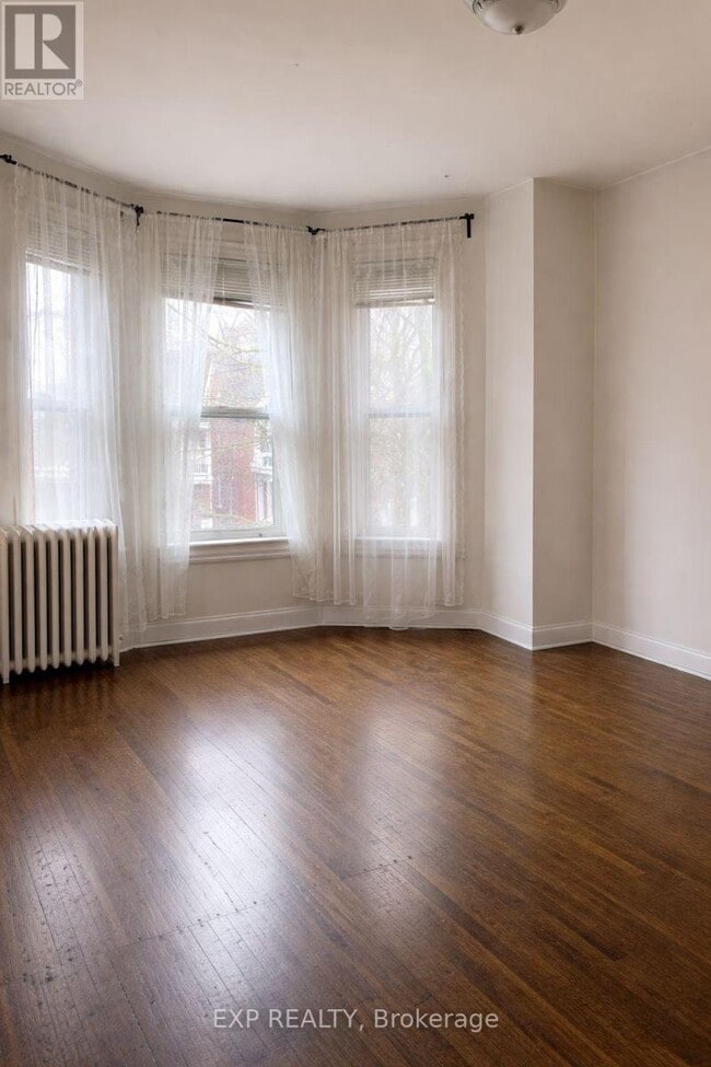 Photo du bâtiment - 190 Dunn Ave