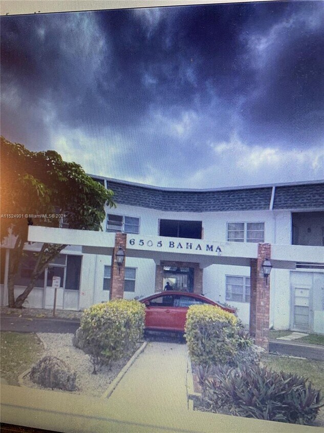Primary Photo - 6505 Winfield Blvd