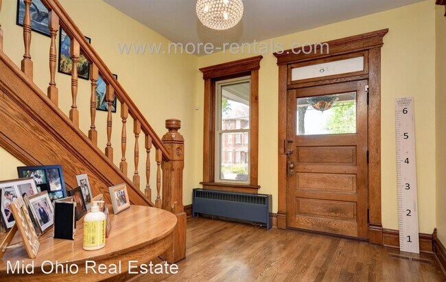 Building Photo - 4 br, 3.5 bath House - 1382 Neil Ave