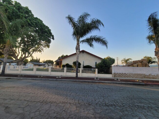 Foto del edificio - 9149 Croce Dr