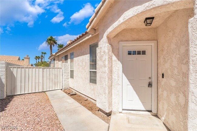 Building Photo - 1734 Talon Ave