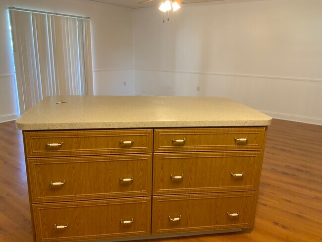 Foto del edificio - 3135 Shady Dell Ln