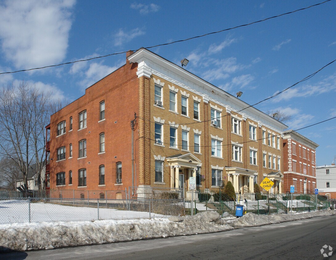 Primary Photo - 57-63 Center St