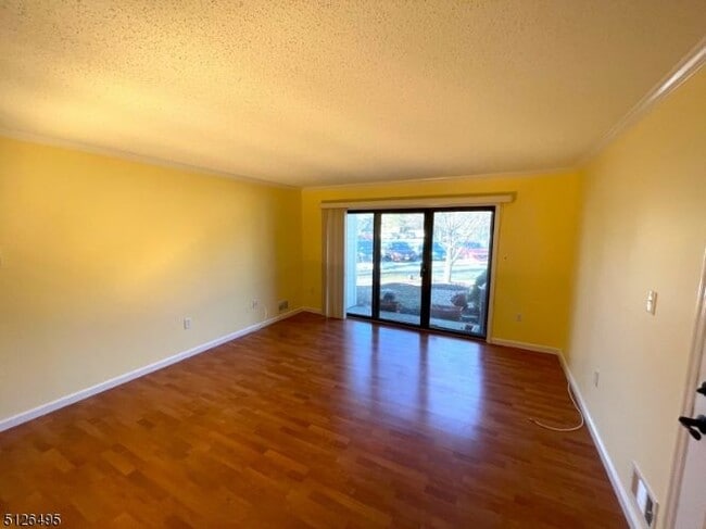 Building Photo - 210 Irving Pl