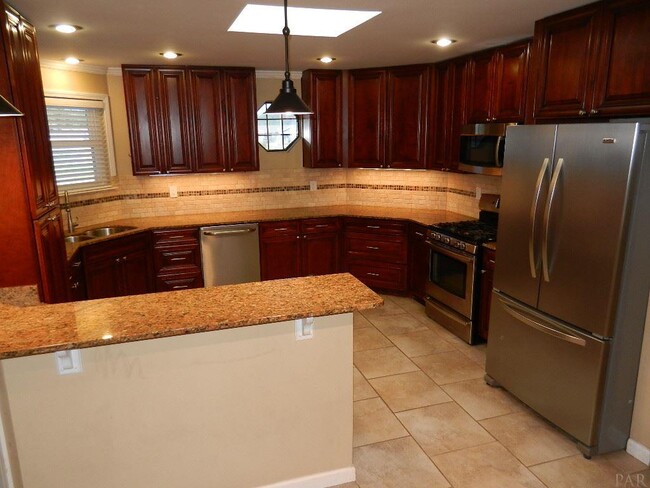 Building Photo - 644 Green Pine Dr