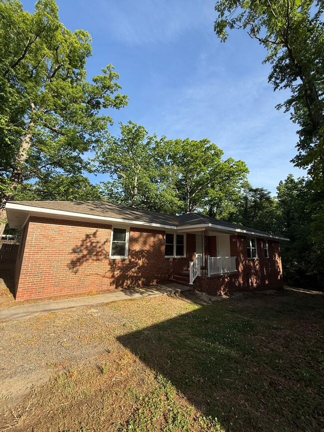 Building Photo - 116 Bennett Ct