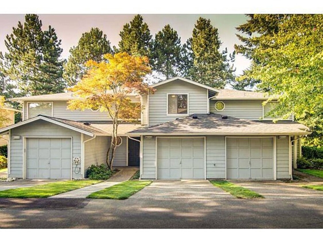 Primary Photo - Modern Townhome across from Microsoft Redm...