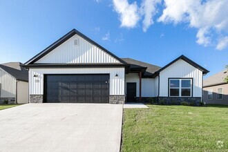 Building Photo - 1040 Sunshine Ct