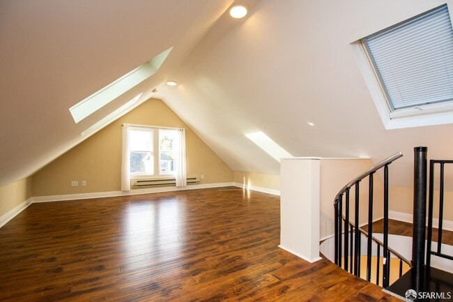 Building Photo - 205 Bonview St