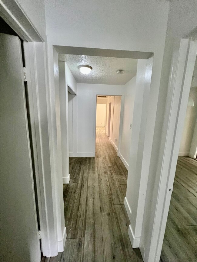 HALLWAY - 1853 W Adams Blvd