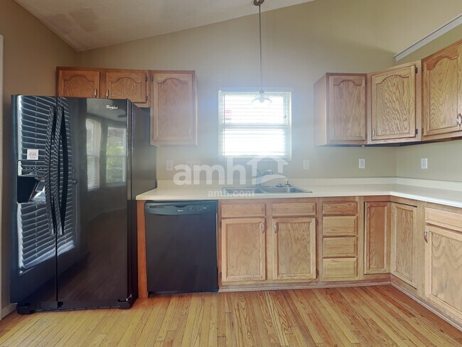 Building Photo - 627 Oak Forge Pl