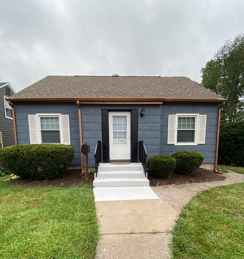 Foto principal - Cute 3 bedroom 2 bath house in Davenport